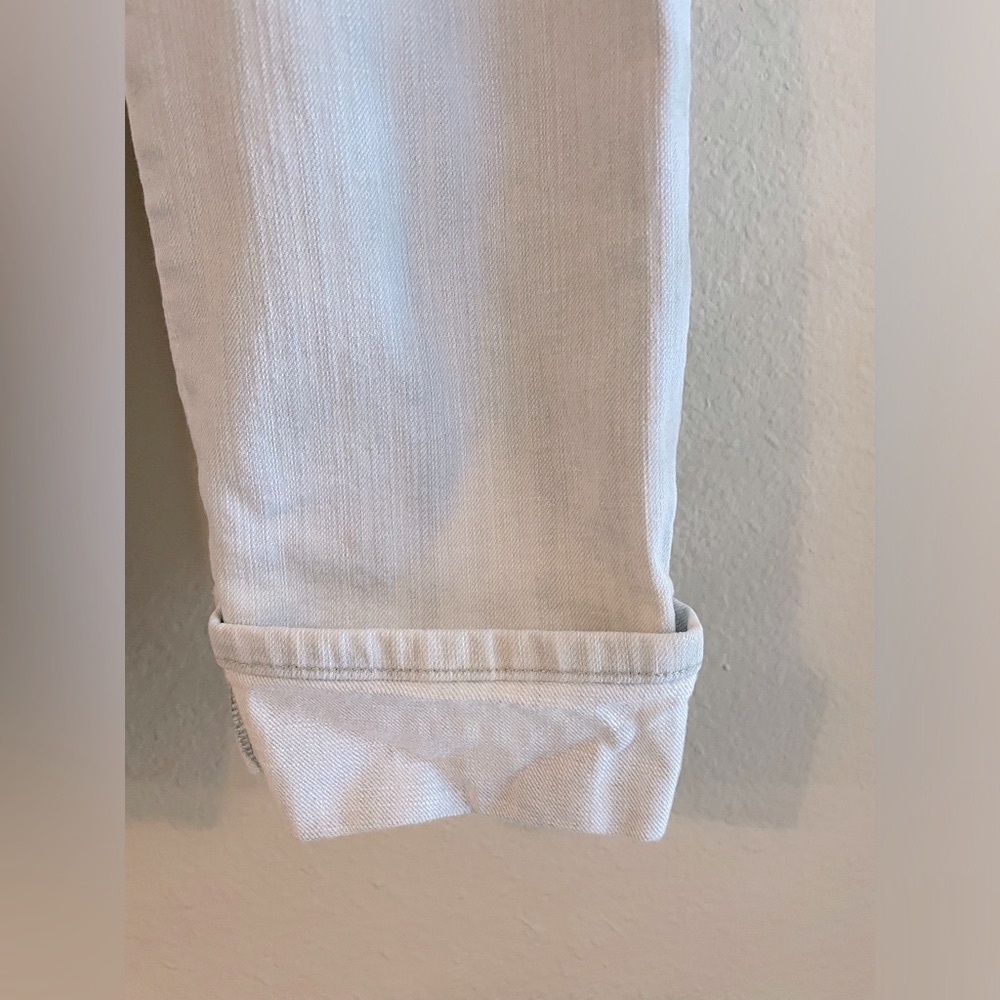 Chico’s Platinum Roll Cuff Light Blue Crop Jeans - Picture 3 of 7